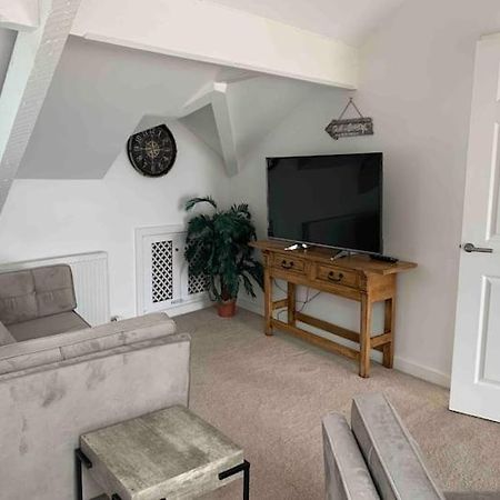 Lovely 2 Bedroom Modern Loft Apartment Sea View Morecambe Buitenkant foto