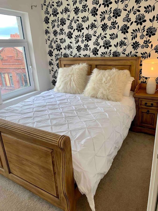 Lovely 2 Bedroom Modern Loft Apartment Sea View Morecambe Buitenkant foto