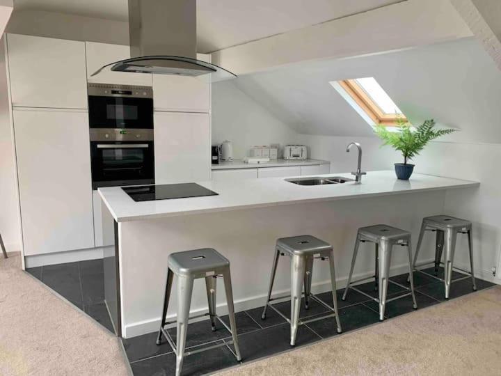 Lovely 2 Bedroom Modern Loft Apartment Sea View Morecambe Buitenkant foto